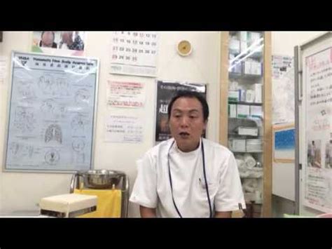 歩き方がおかしい背骨の曲がり、側弯症、背骨の変形、腰が ...