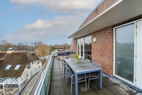 Kaag resort ligt op een unieke locatie aan de leede in warmond met een open verbinding naar de kager plassen. Prices & Availability - Kaag