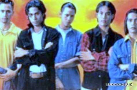 We did not find results for: Lirik Lagu Satu Nama Tetap Dihati - Eye | Lirik Lagu Populer