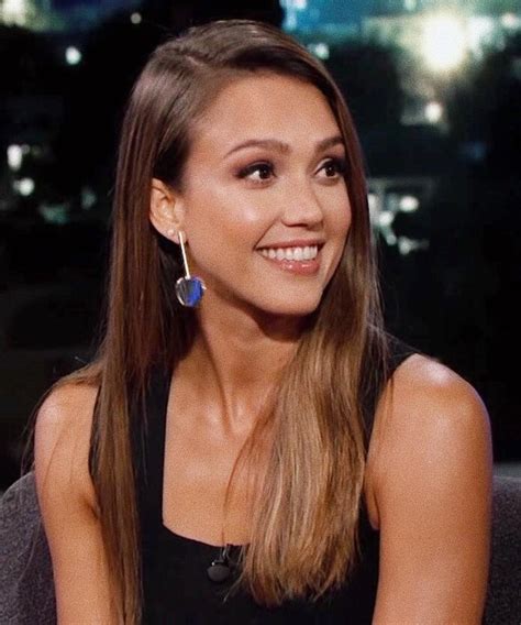 she doesn t reveal much but she s gorgeous jessicaalba