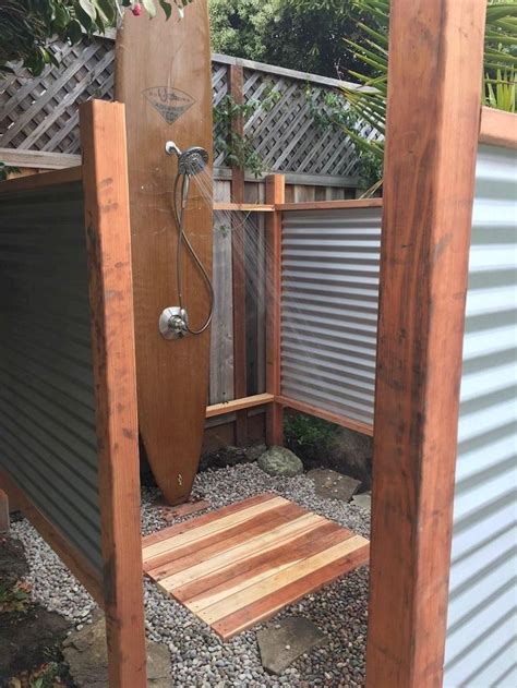 Cool Affordable Outdoor Shower Ideas To Maximum Summer Vibes Outdoor Toilet Outdoor Baths