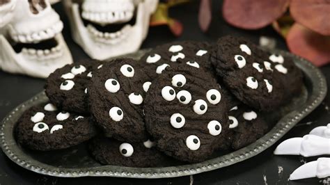 Spooky Eyeball Cookies Easy Delicious Halloween Recipe Youtube