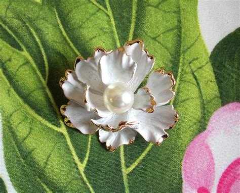 White Flower Pin With Pearl Calisa Designs