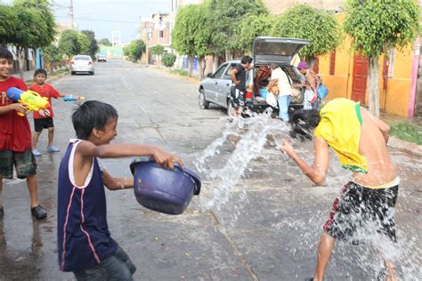 Derroche De Agua Por Carnavales En Febrero Equivale A 580000 Cilindros