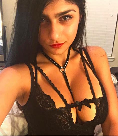 She began acting in pornography in october 2014, becoming the most viewed performer on pornhub in two months. Lebanese adult film star Mia Khalifa ends career (photos ...