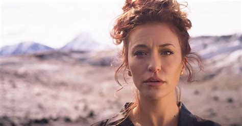 Lauren daigle‏подлинная учетная запись @lauren_daigle 15 ч15 часов назад. The Raw Emotion You Hear in Lauren Daigle's 'Rescue' - is ...