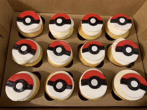 Pokémon Pokeball Cupcakes Pokeball Cupcakes Piece Of Cakes Desserts