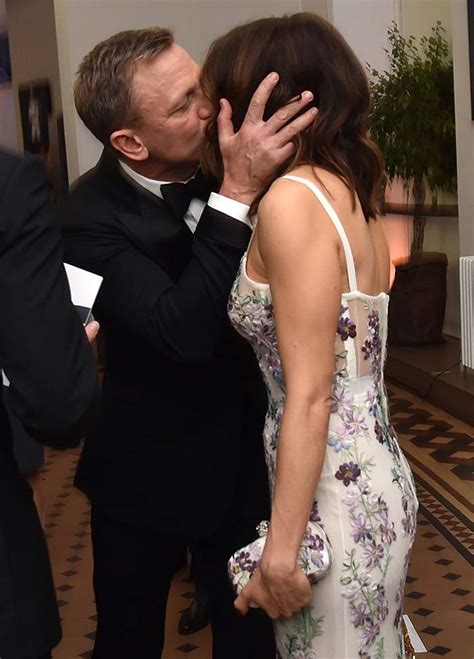 Daniel craig and his wife rachel weisz like to keep their private life, well, private. Kate Middleton's Licence to Thrill at Star-Studded SPECTRE Premiere