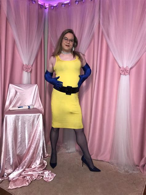 Joanie Yellow Pencil Dress 2 32 Pics Xhamster