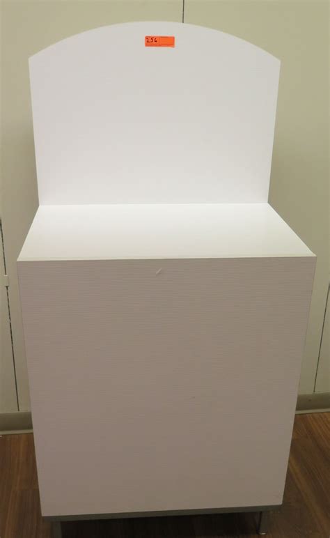 White Pressboard 2 Cubicle Unit W Headboard 29w X 29d X 385h