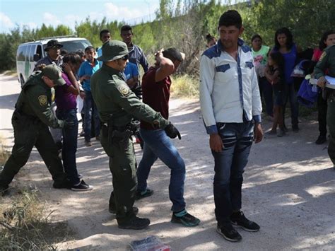 More Than 300 Migrants Surrender To Texas Border Patrol Agents In One