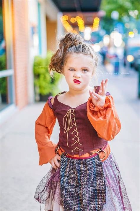 27 years after the original disney film hit our screens, stars bette, sarah jessica parker and sharing a glimpse on instagram, a photo sees bette, kathy and sarah in full costume all ready for the big day. Mini Bette Midler, That You? Check Out These Sisters ...