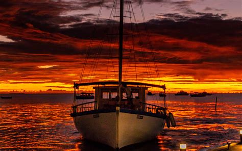 Download Wallpaper 3840x2400 Boat Sunset Sky 4k Ultra Hd 1610 Hd