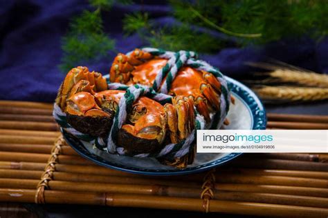 Steamed Yangcheng Lake Hairy Crabs