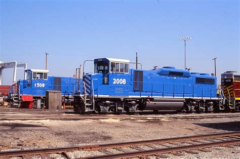 Emds Geeps A Rare Pair Of Diesel Locomotives
