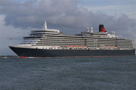 Queen Elizabeth Arriving Southampton Cunard Ships Cruise Ship Cruise