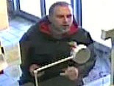 Police Seek Man For Questioning In Staten Island Grand Larceny Case