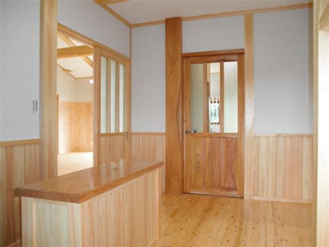 The site owner hides the web page description. 漆喰壁の白が映える平屋の家 - 木づくりの家