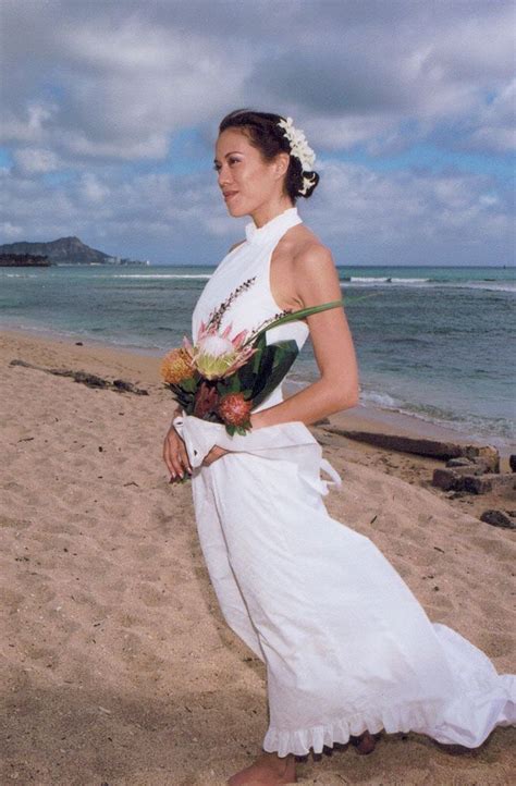 Beach wedding dresses, hawaii wedding dresses so you have opted for hawaiian wedding party concept and then you are looking for beach wedding also it most begins with the right selection of hawaiian wedding dresses, appropriate to put around the beach, not just on your own or for your. Hawaiian Wedding Gown | Hawaiian beach wedding dress ...