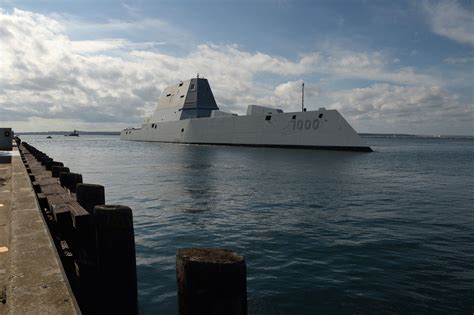 Guided Missile Destroyer Uss Zumwalt Ddg 1000 Arrives At Naval