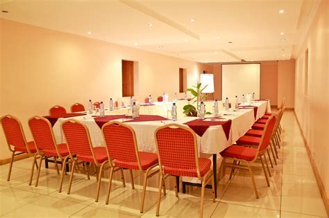 Conference Rooms And Banqueting Hotel Hennessis