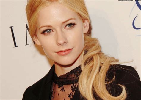 Maybe you would like to learn more about one of these? sunlight filter | Avril lavigne, Beauty, Naturally beautiful