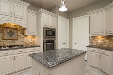 We serve the dallas / fort worth metroplex. Kitchen | Painted Cabinets & Walls | New Modern Tile ...