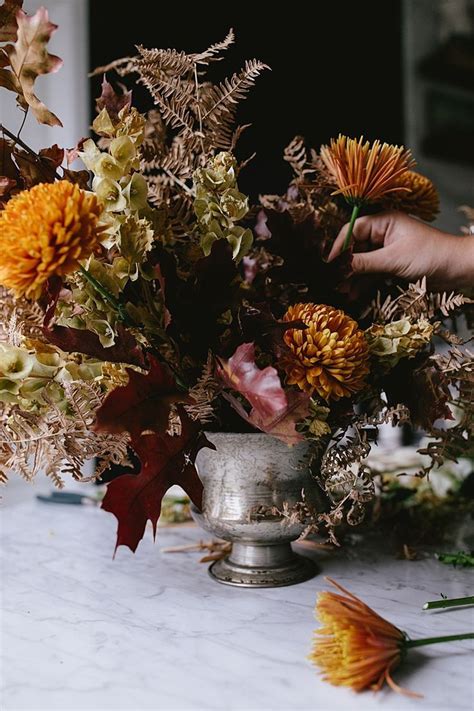 How To Make A Modern Thanksgiving Centerpiece With Dried Flowers