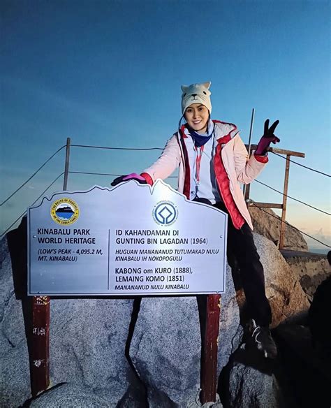 Elizabeth Tan Tawan Puncak Gunung Kinabalu Atasi Ketakutan Berjam Jam