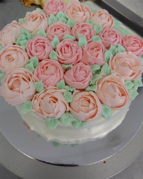 First Attempt At Buttercream Roses Rbaking