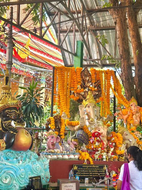 สวัสดีปีใหม่🎊 เอาบุญมาฝากจ้า 🎉🩷💕 | แกลเลอรีที่โพสต์โดย RealiLIN | Lemon8