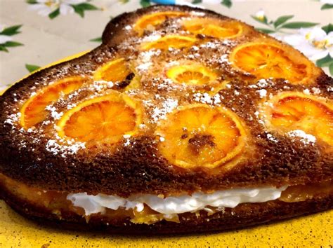 Una torta per dare colore e dolcezza all'inverno. Ricetta Torta rovesciata all' arancia 🍊 con crema all ...