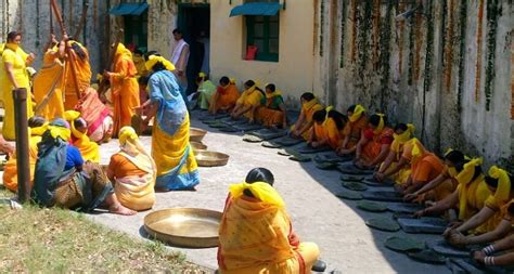 राजमहल से रवाना हुई गाडू घड़ा कलश यात्रा Gaadu Ghara Kalash Yatra For Badrinath Dham Amar