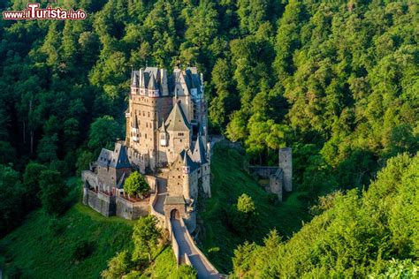 Rhenania) is the name used for a loosely defined area of western germany along the rhine, chiefly its middle section Renania-Palatinato: città, fiumi e castelli del land ...