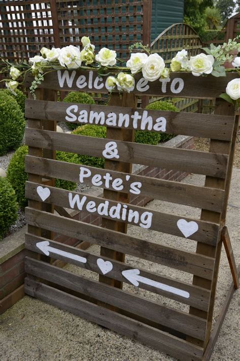 It's tough to find landscape edging ideas that are practical, affordable and look good, but these are important touches that complete and compliment your landscaping features. Best 25+ Wedding pallet signs ideas on Pinterest | Pallet ...