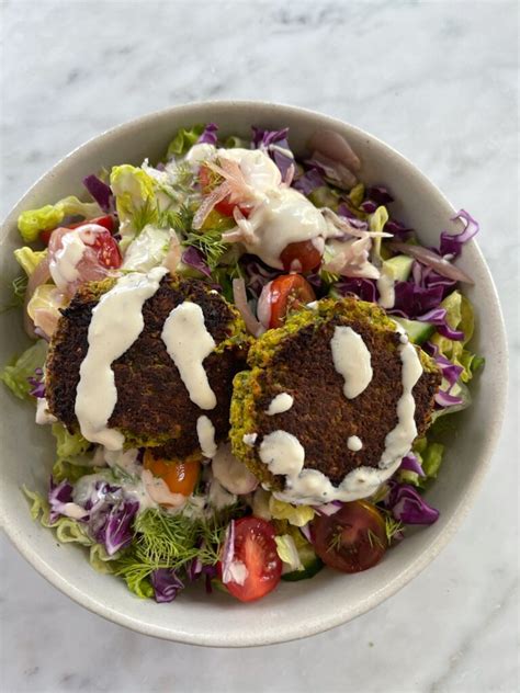 Crispy Oven Baked Falafel Salad Plate — Nucook