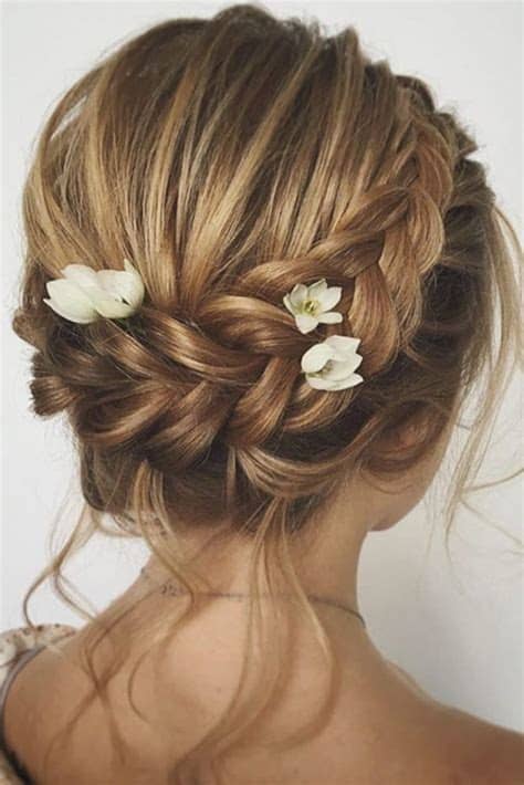 Add all of these short hairstyles with braids combos to your hair style arsenal this season. 12 Cute Braid Hairstyles For Short Hair | BeautyOnFleeck