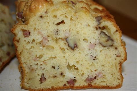 Cake lardons noix gruyère