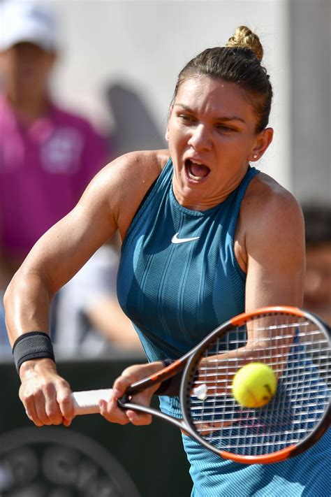 Op haar vierde speelde zij voor het eerst tennis. Simona Halep Latest Photos - CelebMafia