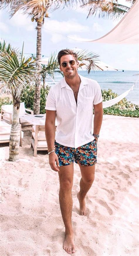 Coolest Pool Party Outfits Or Beach Party Looks To Steal Roupas De Praia Para Homens Roupas