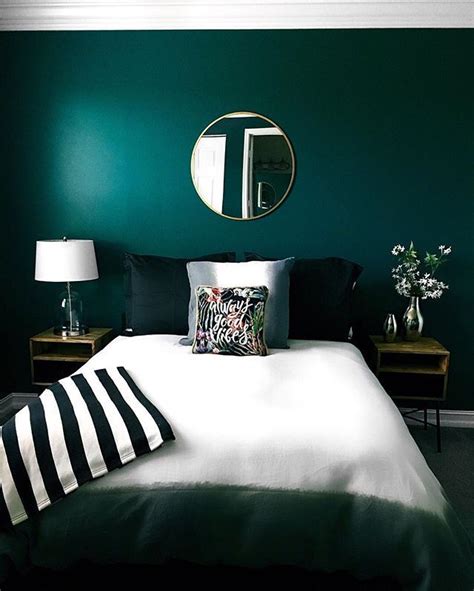 Guest Room Vibes Emerald Green Walls Interiordesign Greenwalls