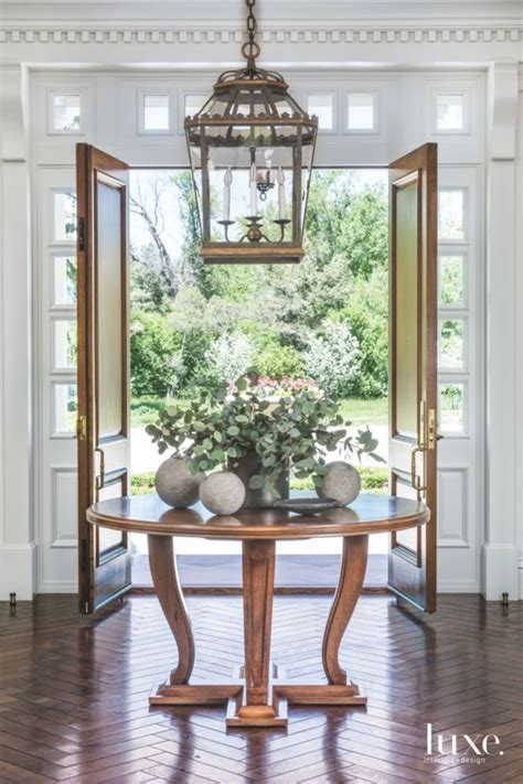 Instead of the four regular legs, you can have four bow legs, two on each side, connected to a simple pedestal on the floor. Elegant Interiors to Match Classical Architecture in the ...