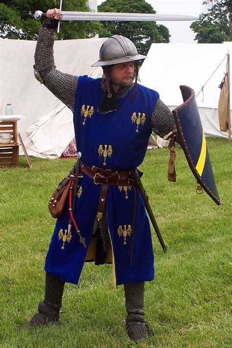 Footman In 2019 Medieval Knight Medieval Clothing Medieval Armor