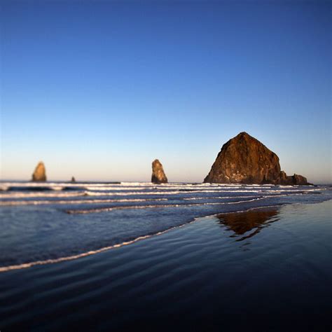 Swimming pool, hot tub, grill, wifi, kitchen and more. Cannon Beach Vacation Rentals | Oregon Beach Vacations