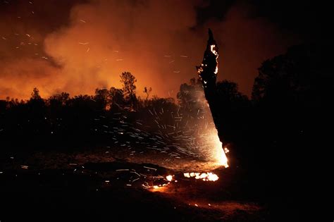 California Blazes Exploding New Evacuations From North Complex Fires Three Dead In Zogg Fire