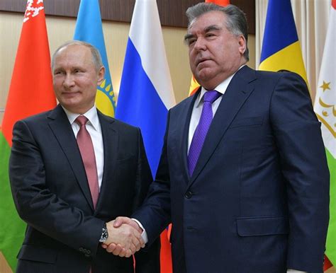 Президент таджикистана эмомали рахмон и президент рф владимир путин. В Таджикистане объемы денежных переводов сокращаются ...