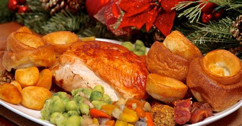 Publix christmas dinner to go 2020 : Restaurants and pubs open Christmas Day in Hull in 2018 ...