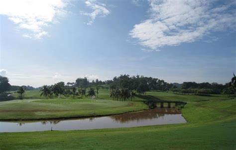 At nilai springs resort hotel, guests enjoy a golf course, an outdoor pool, and a children's pool. Nilai Springs Golf Country Club 2 - GolfLux