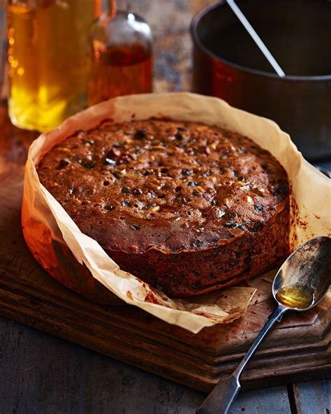 Since the cake is warm, as you brush it all over with the syrup it soaks in the flavor and moisture of the syrup. Spiced rum butter mincemeat cake recipe | delicious ...