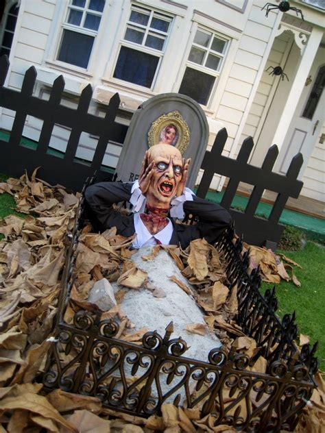 Other halloween fence ideas, for tall fences, will allow you to hang a scarecrow from the posts or attach them to some large cornstalks and secure them to. 50 Awesome Halloween Decorations to Make This Year - The ...